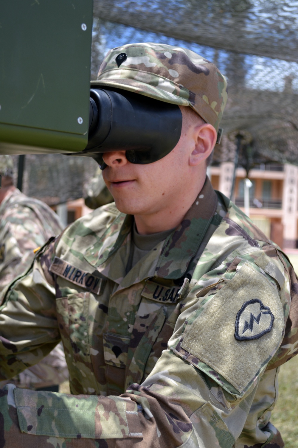 25ID Soldiers train with TOW and Javelin missile simulators