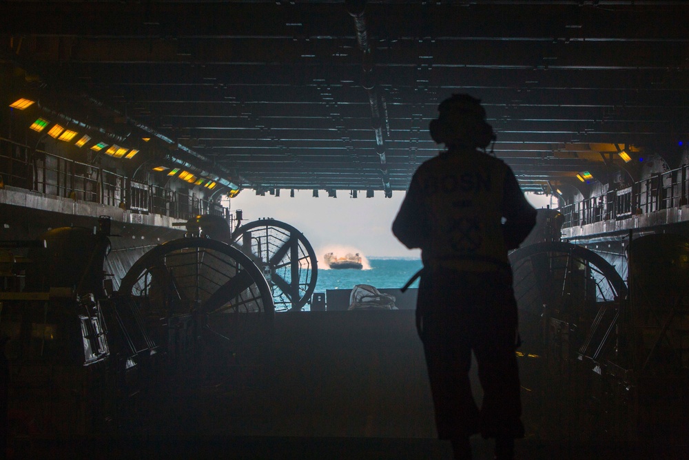 Landing aboard the USS Iwo Jima; 26th MEU begins PMINT