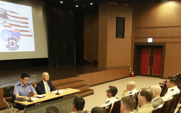 USFK J2 leaders learn from Korean War hero