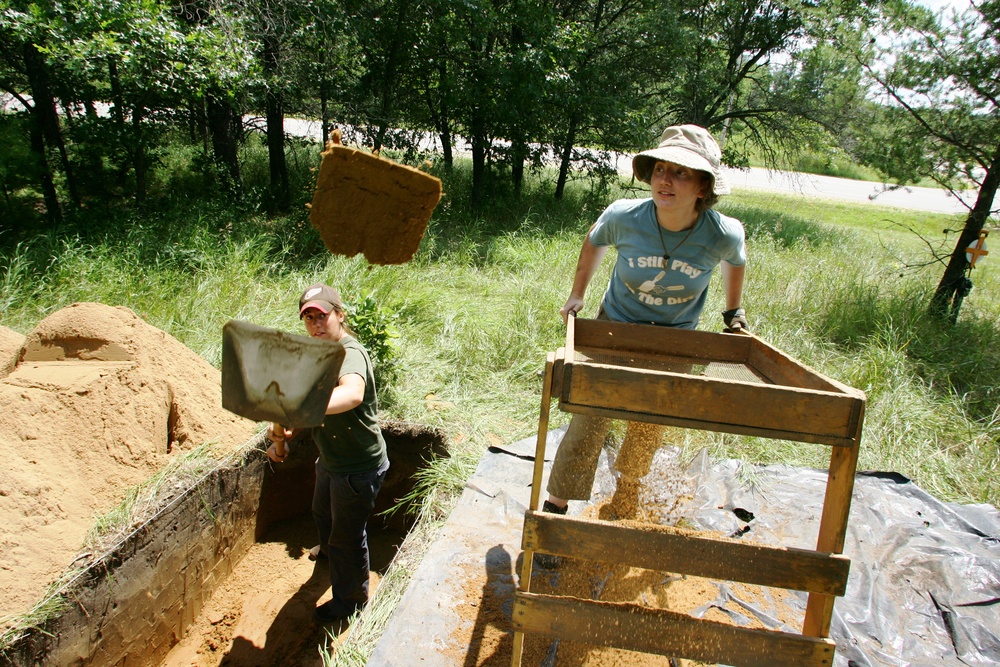 2014 phase II archaeology dig at Fort McCoy