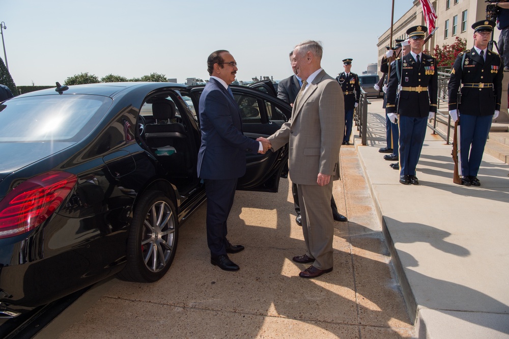 SD meets with Bahrain Minister of Interior