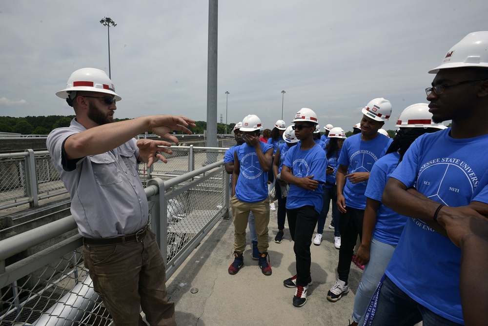 Corps Engineers STEM message for college bound students