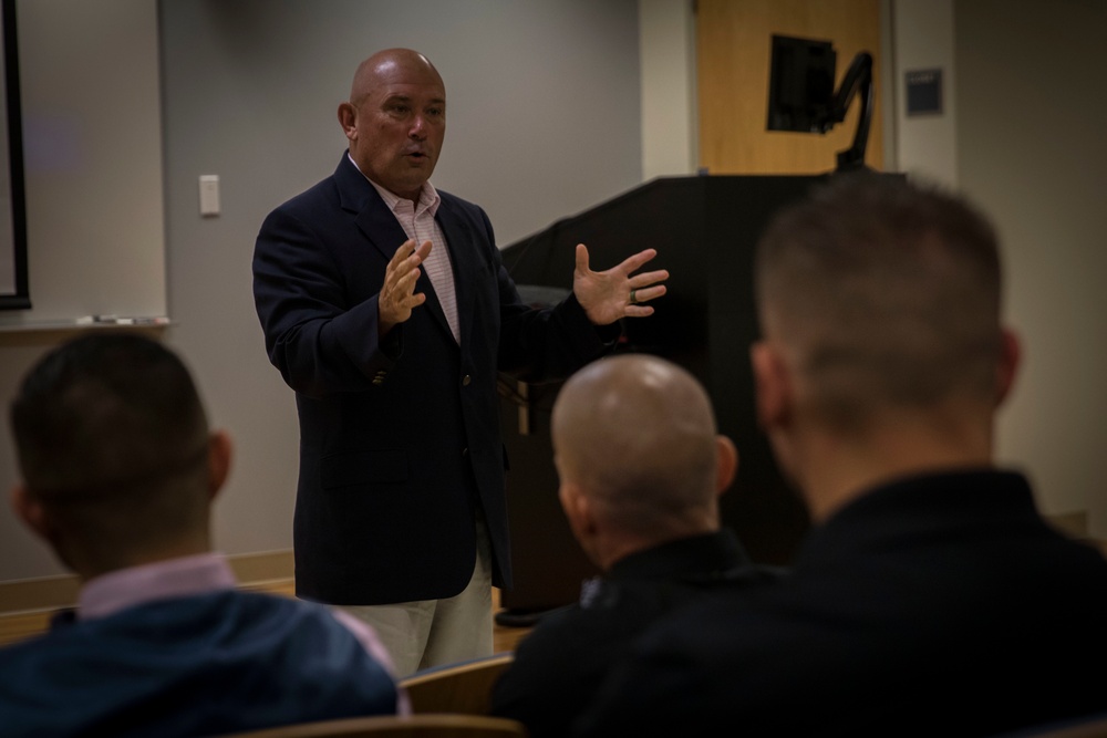 MCRDPI &amp; ERR CG visits RS Portsmouth recruiters