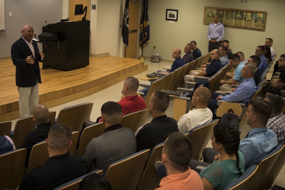 MCRDPI &amp; ERR CG visits RS Portsmouth recruiters