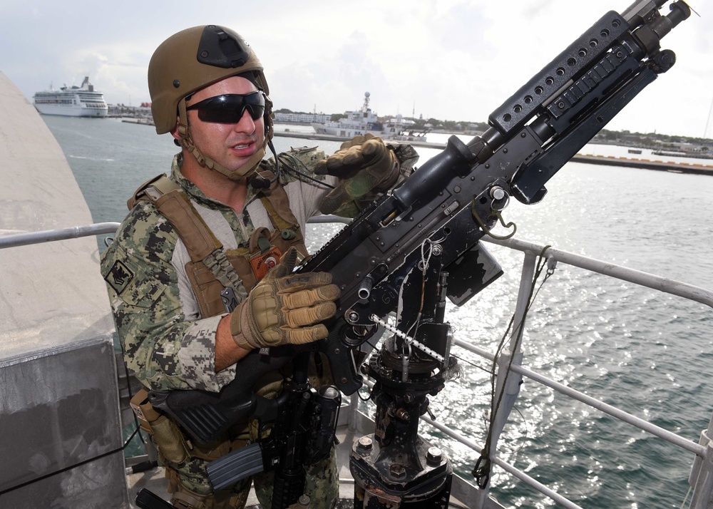 USNS Spearhead (T-EPF 1) Departs Key West