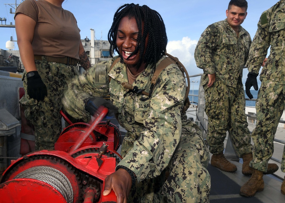 USNS Spearhead (T-EPF 1) Departs Key West