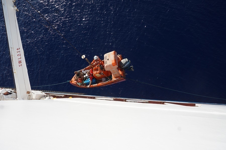 MT Nord Nightingale rescues German sailors