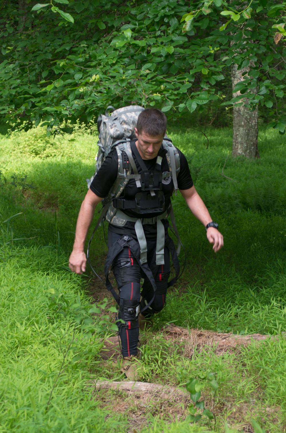 Prototype exoskeleton suit would improve Soldiers' physical, mental performance