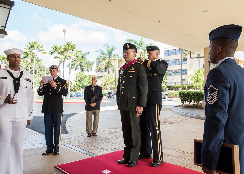 Chief of Defense Forces of the Royal Thai Armed Forces Visits USPACOM