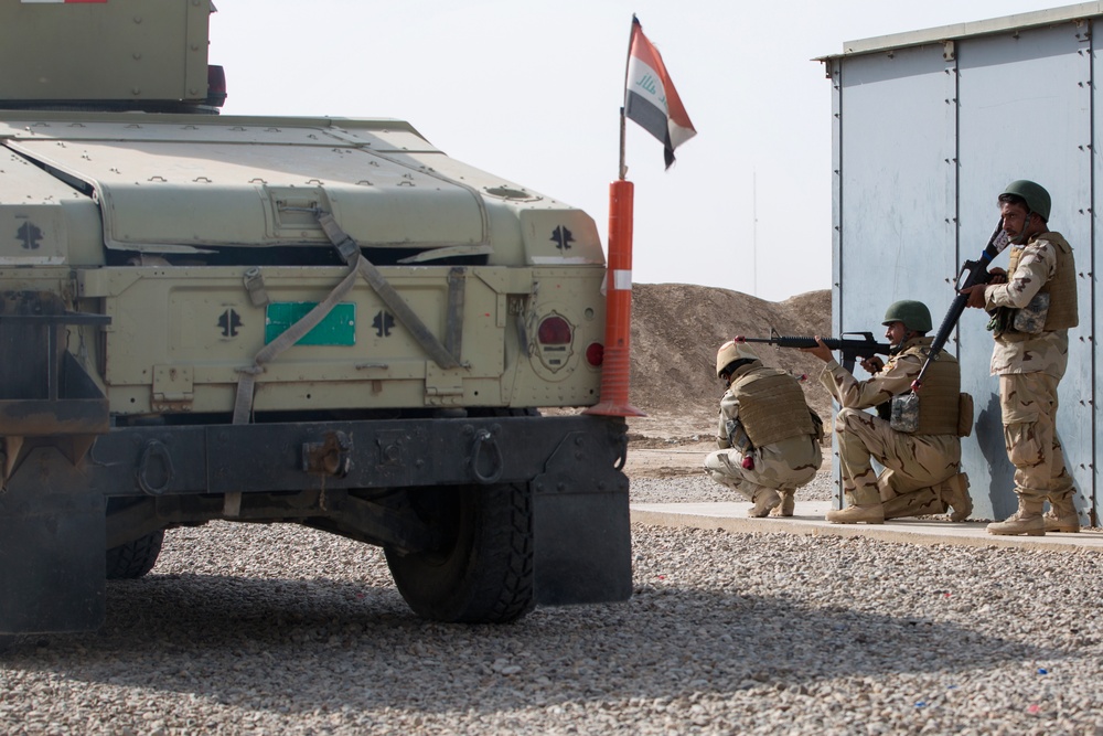 Spanish Lt. Gen. Martinez visits Besmaya Range Complex