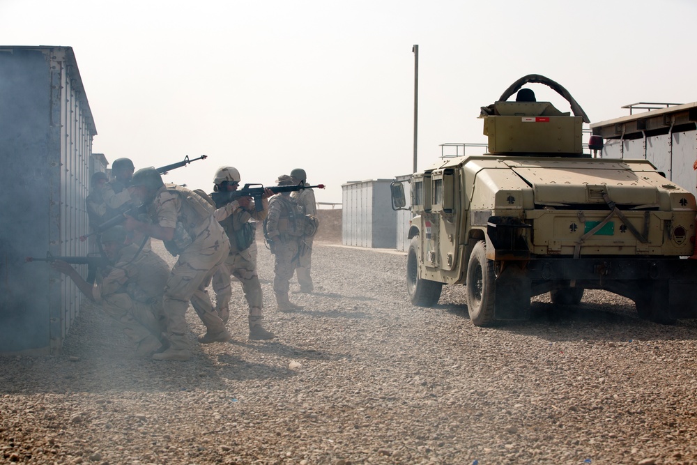 Spanish Lt. Gen. Martinez visits Besmaya Range Complex