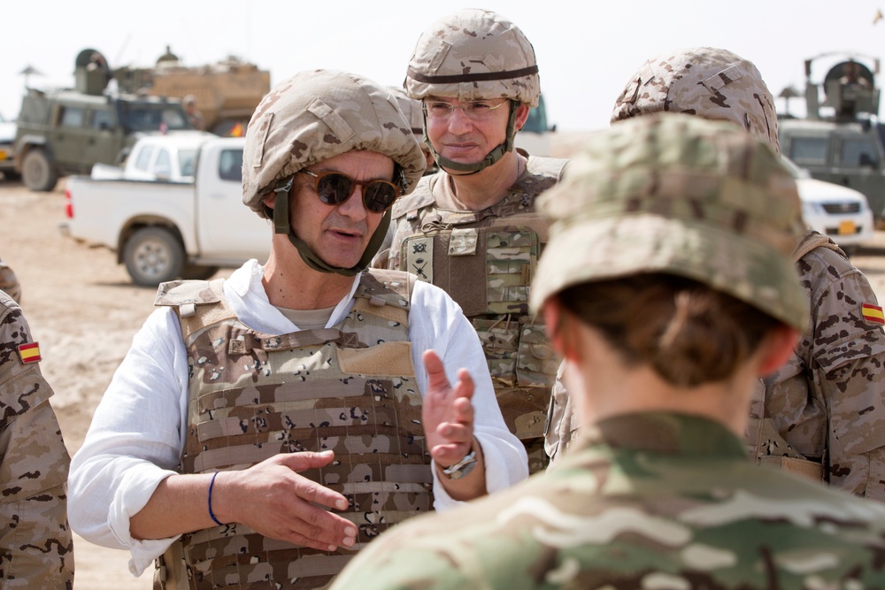 Spanish Ambassador and Generals visit the Besmaya Range Complex