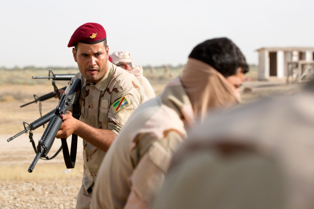 Spanish Generals Carril and Pozo visit the Besmaya Range Complex