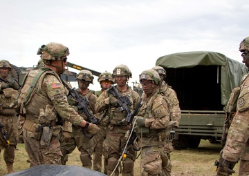 2d Cav Regt. engineers train on Zodiac boats