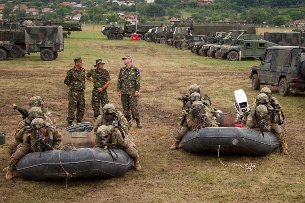 2d Cav Regt. engineers train on Zodiac boats