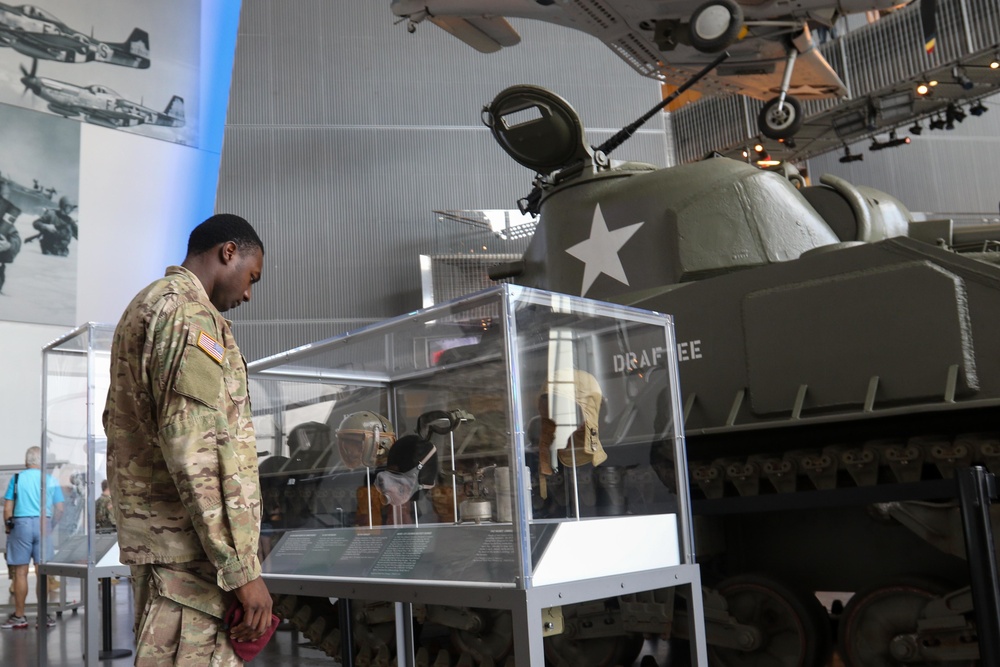 Paratroopers explore legacy at WWII Museum