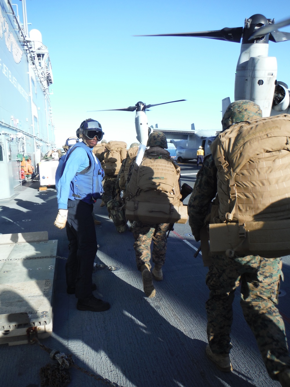 31st MEU Forward Command Element inserts ashore during Talisman Saber 17