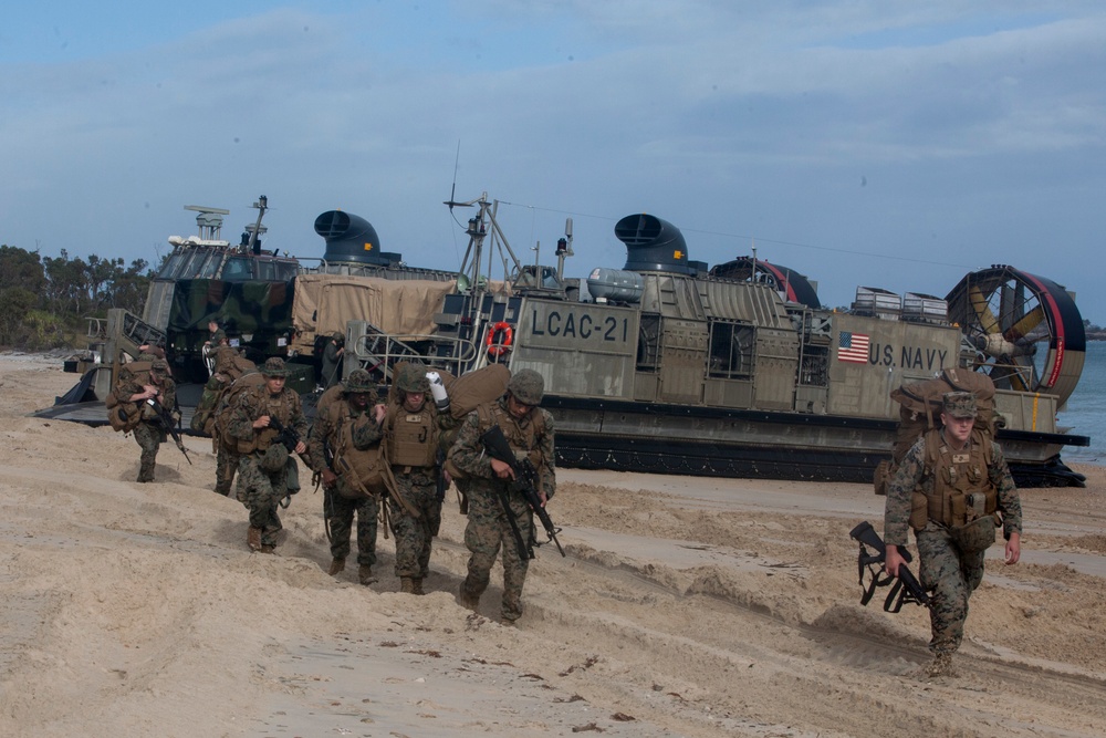 31st MEU Marines land on Townshend Island during Talisman Saber 17