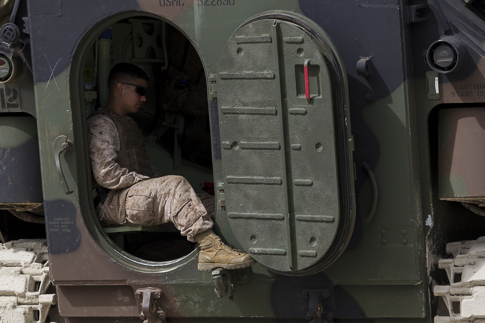 31st MEU Marines land on Townshend Island during Talisman Saber 17