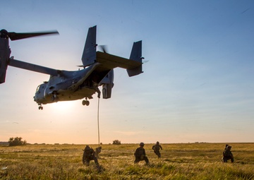 U.S. Naval Special Warfare Operators train with Ukrainian SOF at Sea Breeze 17