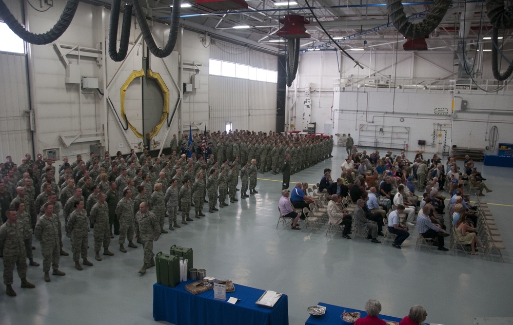 Col. Locke Assumes Command of 128th ARW