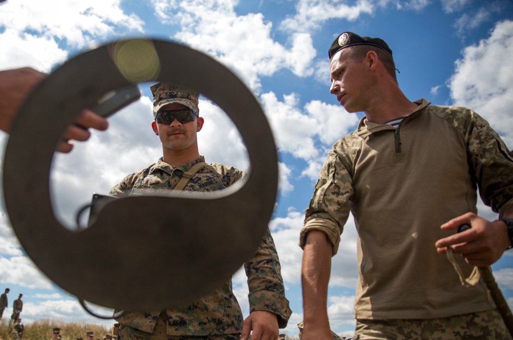 Marines conduct mine clearing training with Ukrainians during Sea Breeze 17