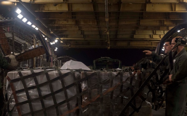 USS Bonhomme Richard (LHD 6) LCAC Operations