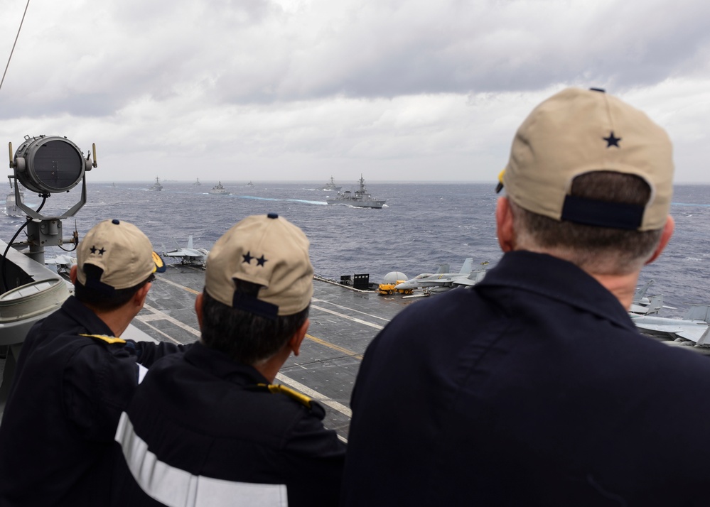 Nimitz participates in Malabar 2017 group sail