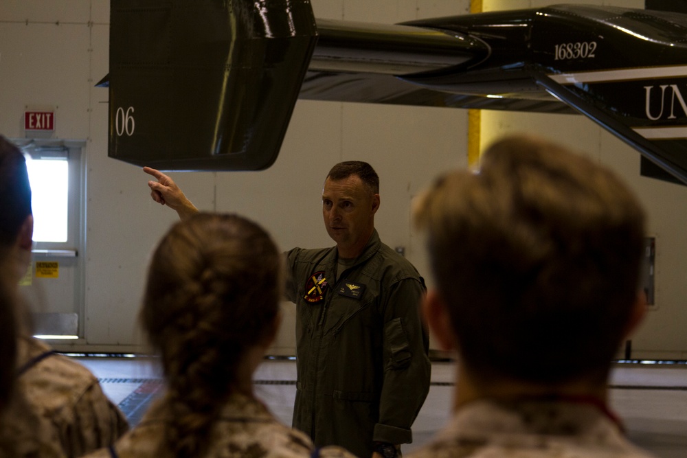 Marine Explains HMX-1 Aircraft to 2017 SLCDA Attendees