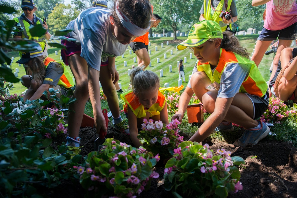 National Association of Landscape Professionals’ 21th annual Renewal and Remembrance at Arlington National Cemetery