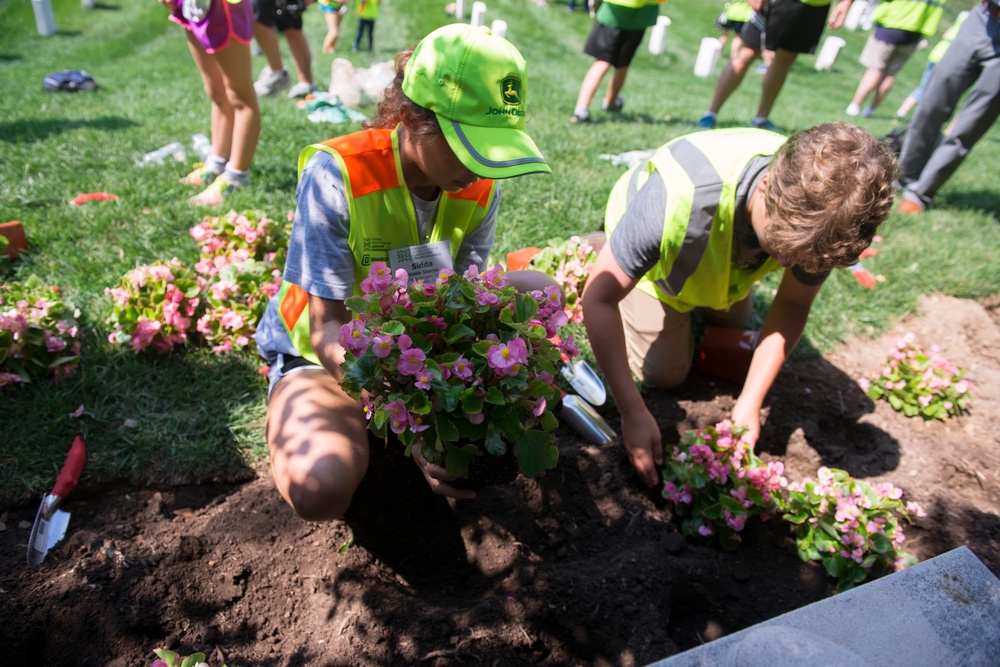 National Association of Landscape Professionals’ 21th annual Renewal and Remembrance at Arlington National Cemetery