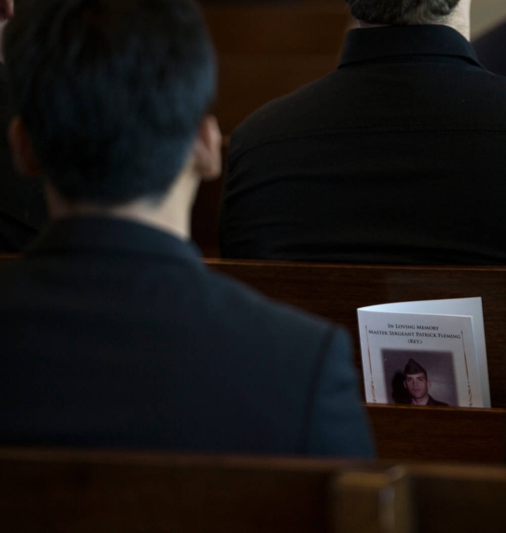 USO holds Memorial Service for Retired Marine Master Sergeant