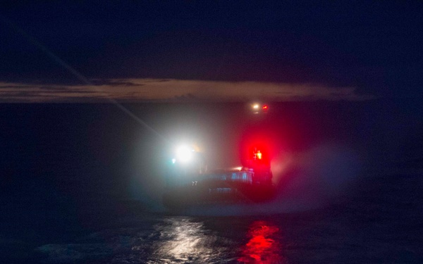 USS Bonhomme Richard (LHD 6) LCAC Operations