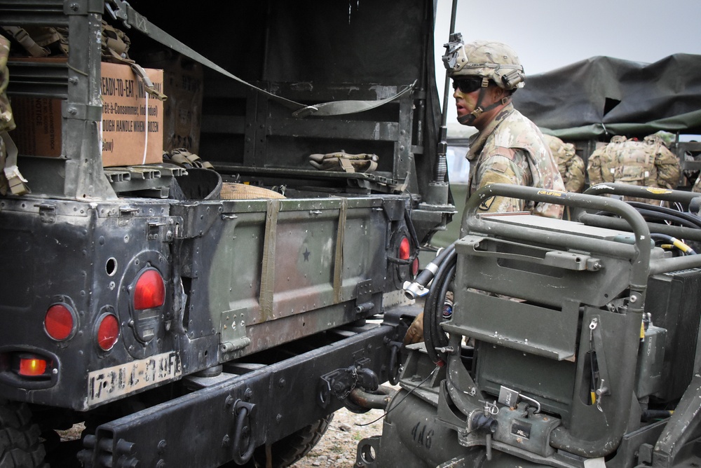 173rd Airborne Brigade moves Howitzers to Bezmer Airbase