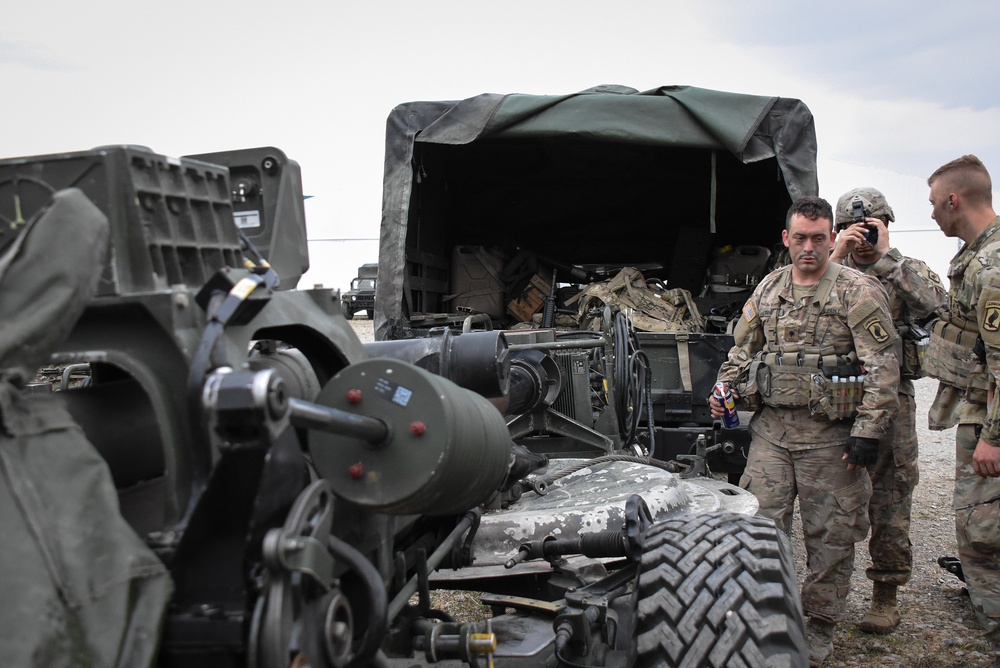 173rd Airborne Brigade moves Howitzers to Bezmer Airbase