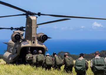 Drop feet first: Recon Marines conduct airborne jumps