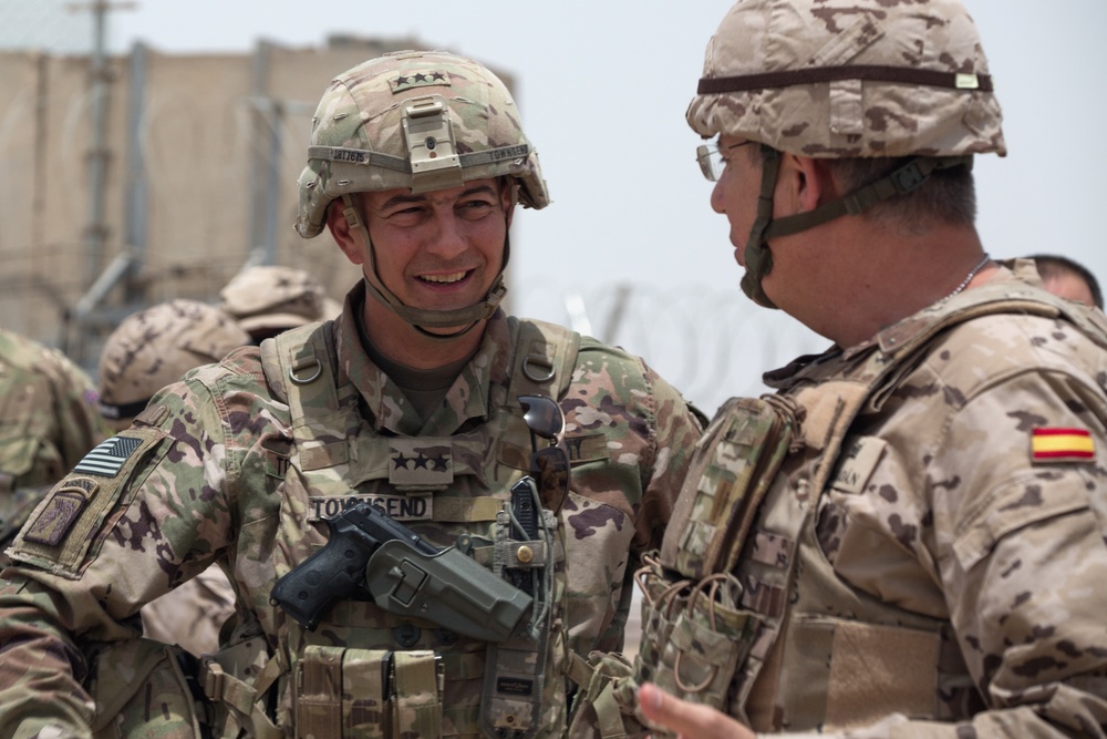 Lt. Gen. Townsend visits the Besmaya Range Complex