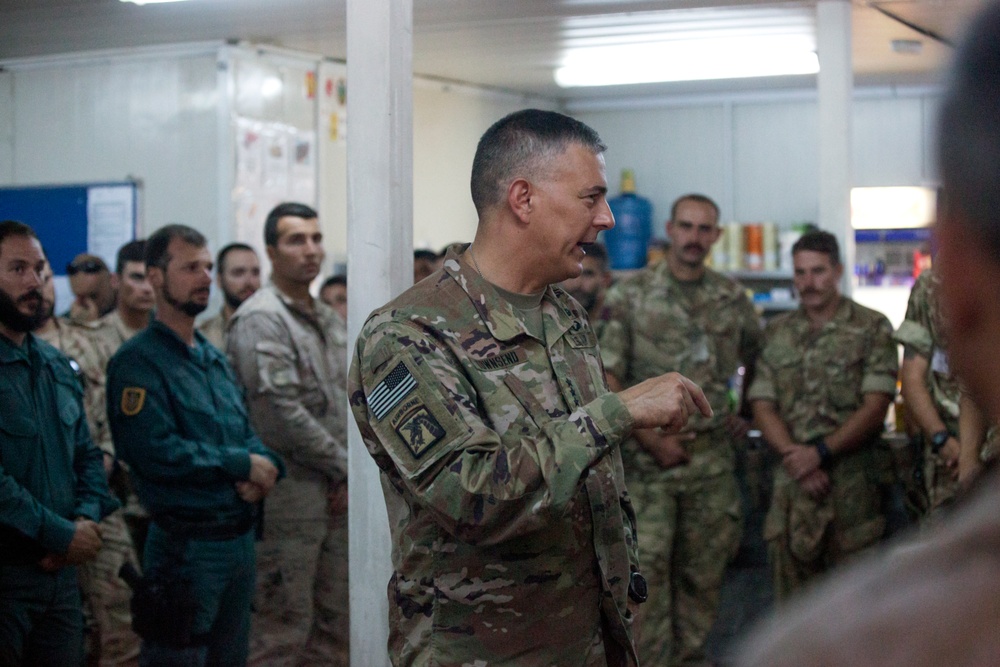 Lt. Gen. Townsend visits the Besmaya Range Complex