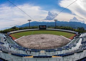 Japan lights up relations with U.S.