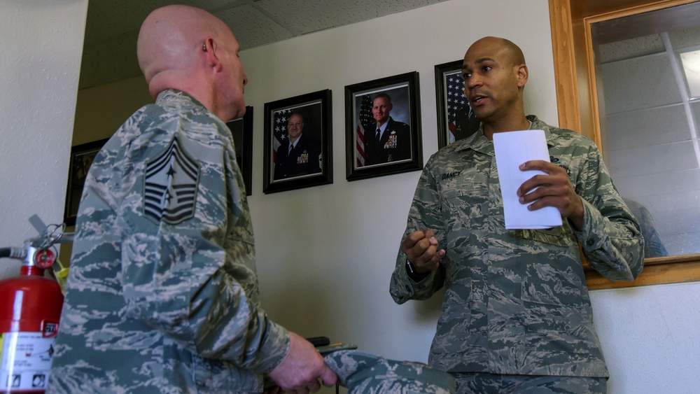 Twentieth Air Force Chief visits the “Fighting Tigers”