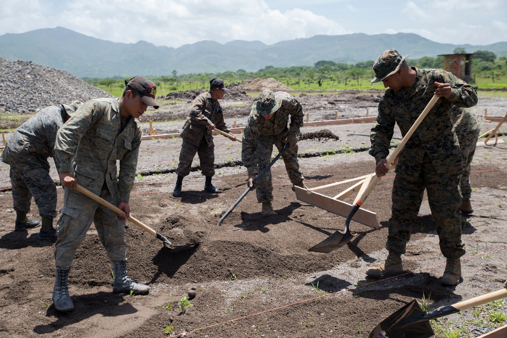 Marines with SPMAGTF-SC begin construction in Jutiapa