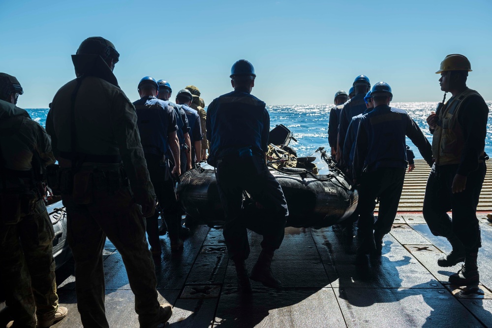 USS Green Bay conducts Talisman Saber 17