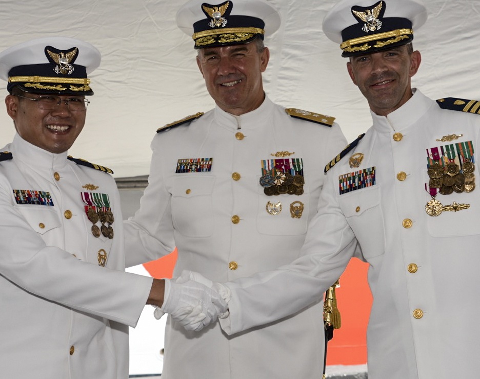 Coast Guard Cutter Venturous holds change of command in St. Petersburg