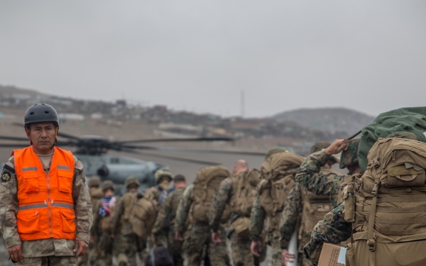 UNITAS 2017: Marines transport personnel to USS Somerset