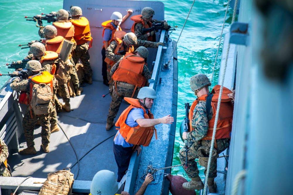 U.S. Marines, Ukrainian marines and Turkish marines conduct an amphibious beach assault during Sea Breeze 17