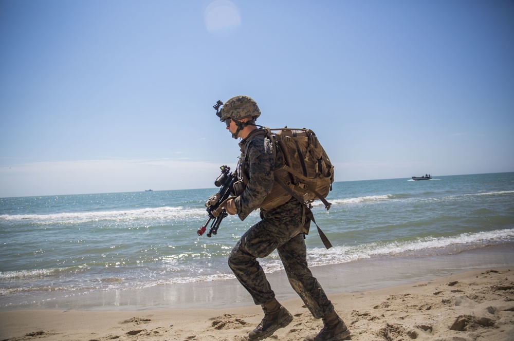 U.S. Marines, Ukrainian marines and Turkish marines conduct an amphibious beach assault during Sea Breeze 17