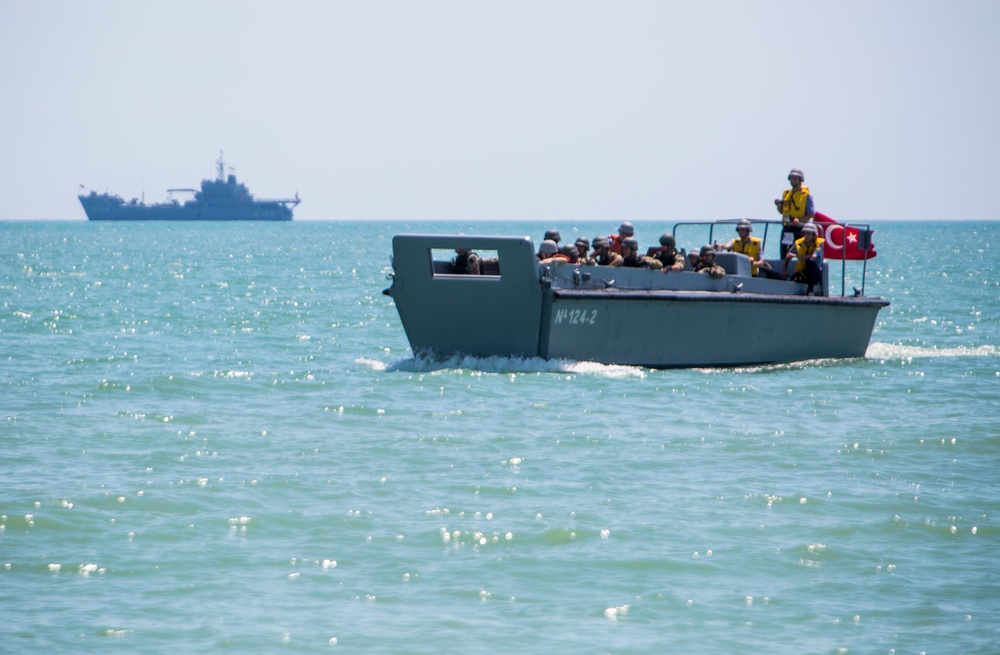 U.S. Marines, Ukrainian marines and Turkish marines conduct an amphibious beach assault during Sea Breeze 17