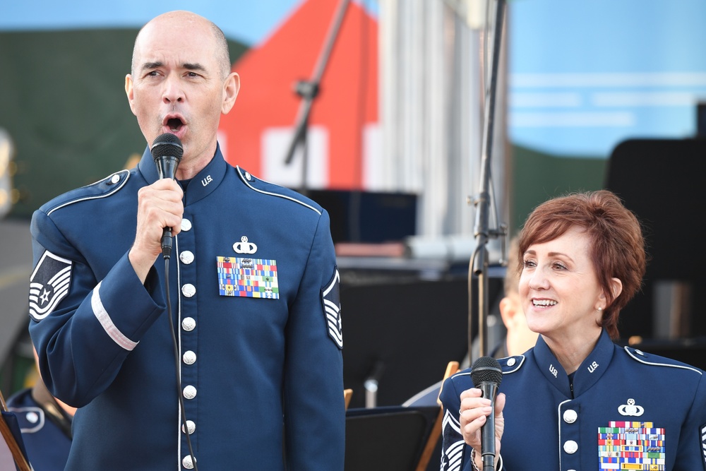 562nd Air National Guard Band of the West Coast kicks off summer at Los Angeles Polliwog Park.