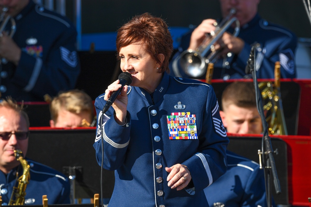 562nd Air National Guard Band of the West Coast kicks off summer at Los Angeles Polliwog Park.