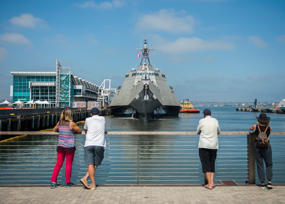 USS Gabrielle Giffords (LCS 10) Arrives at Broadway Pier to host public tours July 22-23